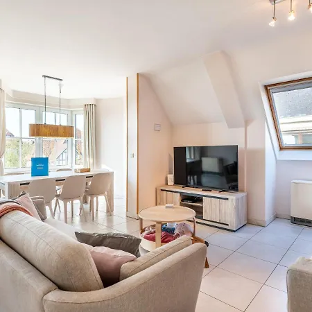Spacious Duplex In Near *