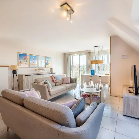 Spacious Duplex In Near Apartment